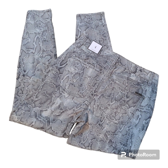 NWT WHITE HOUSE BLACK MARKET The High Rise Skinny Ankle Snake Print Jeans - Picture 9 of 16